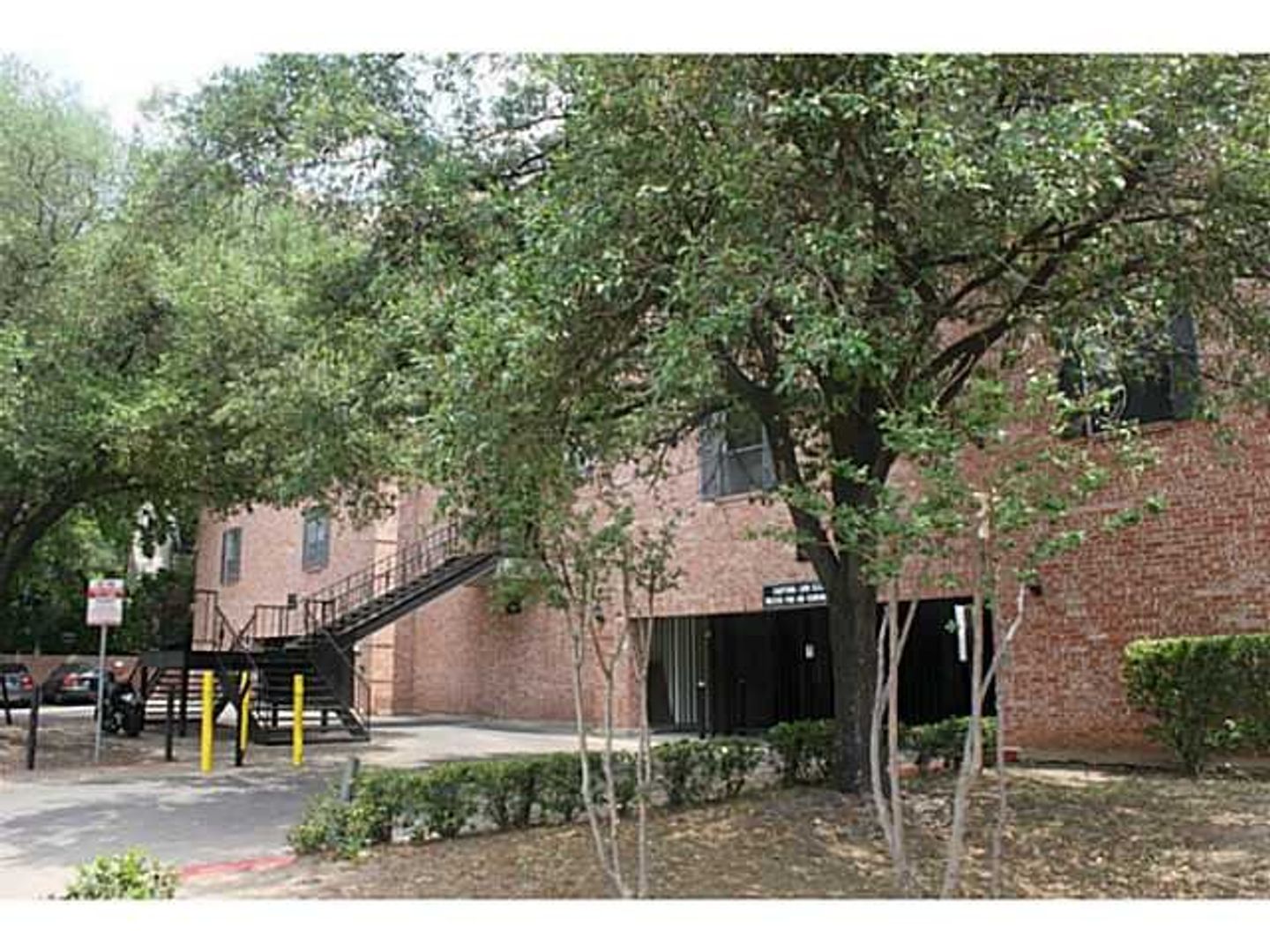 Austin Apartment: 2401 Leon St. #301