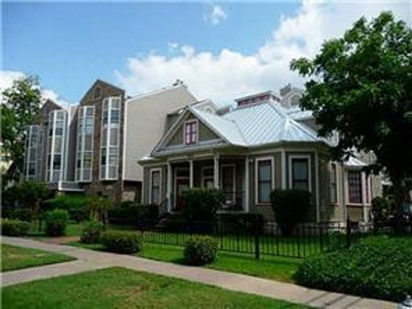 Austin Apartment: 915 West 23rd