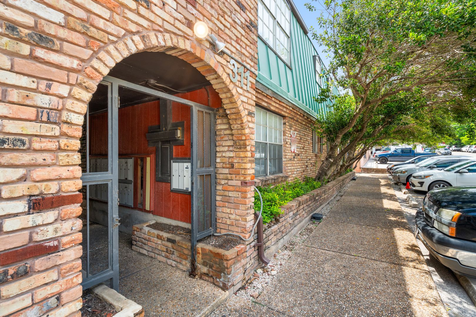 Austin Apartment: 307 & 311 East 31st