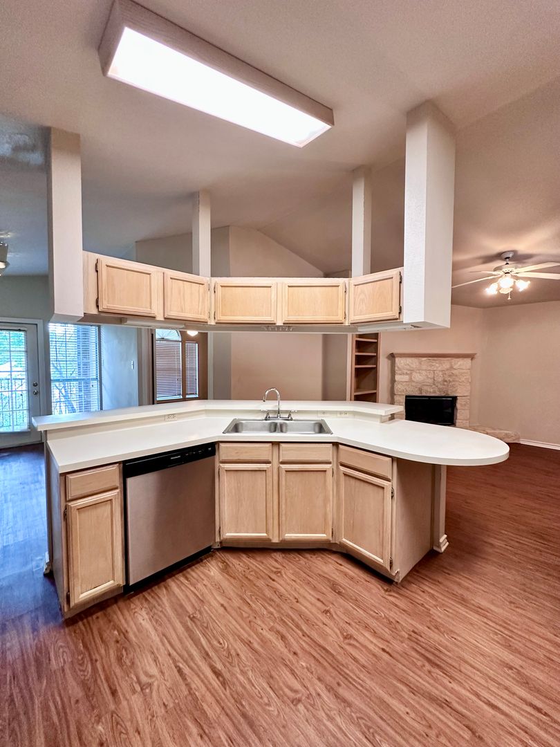 K779 - Pointe 360 #422 - FOR SALE 3 of 12