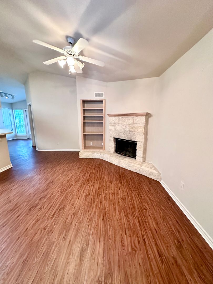 K779 - Pointe 360 #422 - FOR SALE 4 of 12