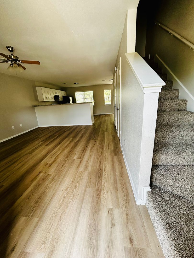 Austin Condo: 1818 River Crossing Circle