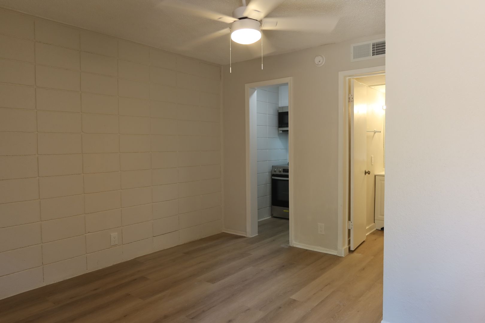 Austin Apartment: 307 & 311 East 31st