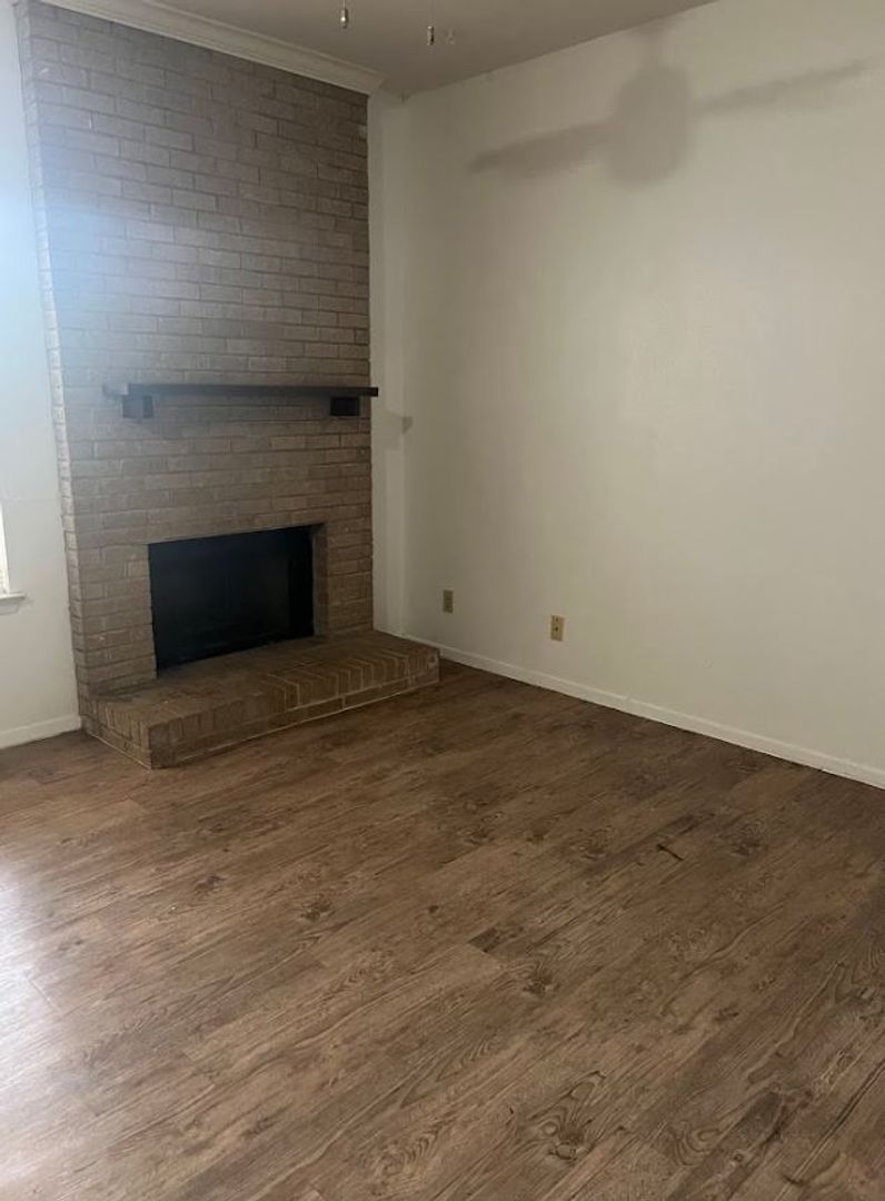 Austin Apartment: 2813 1/2 Rio Grande St.