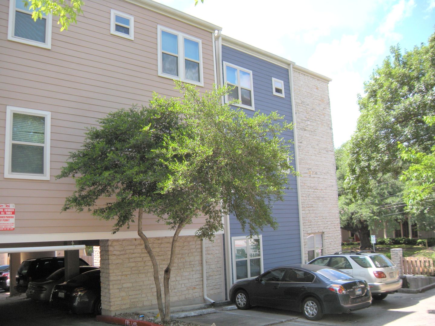 Austin Apartment: 2414 Longview # 205