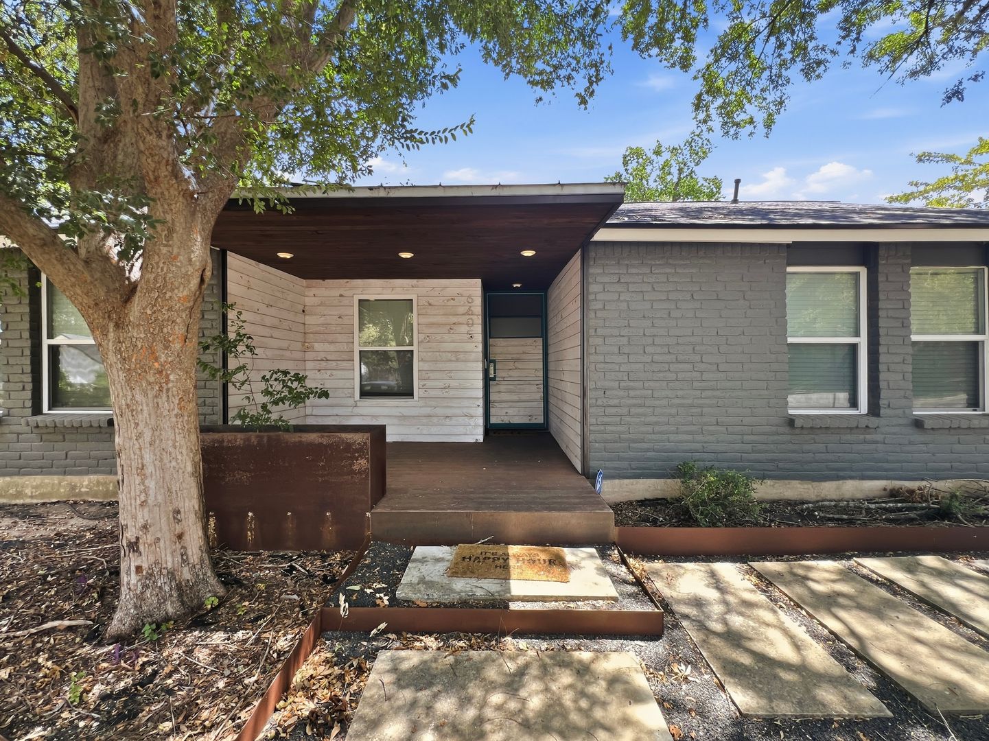 Austin House: 6605 Clubway