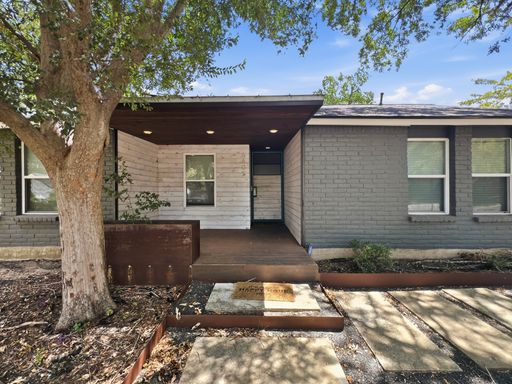 Unique Redesign - South Austin 3/2 - Big Private Yard - Garage- Great Neighborhood - Close to Everything – photo 1