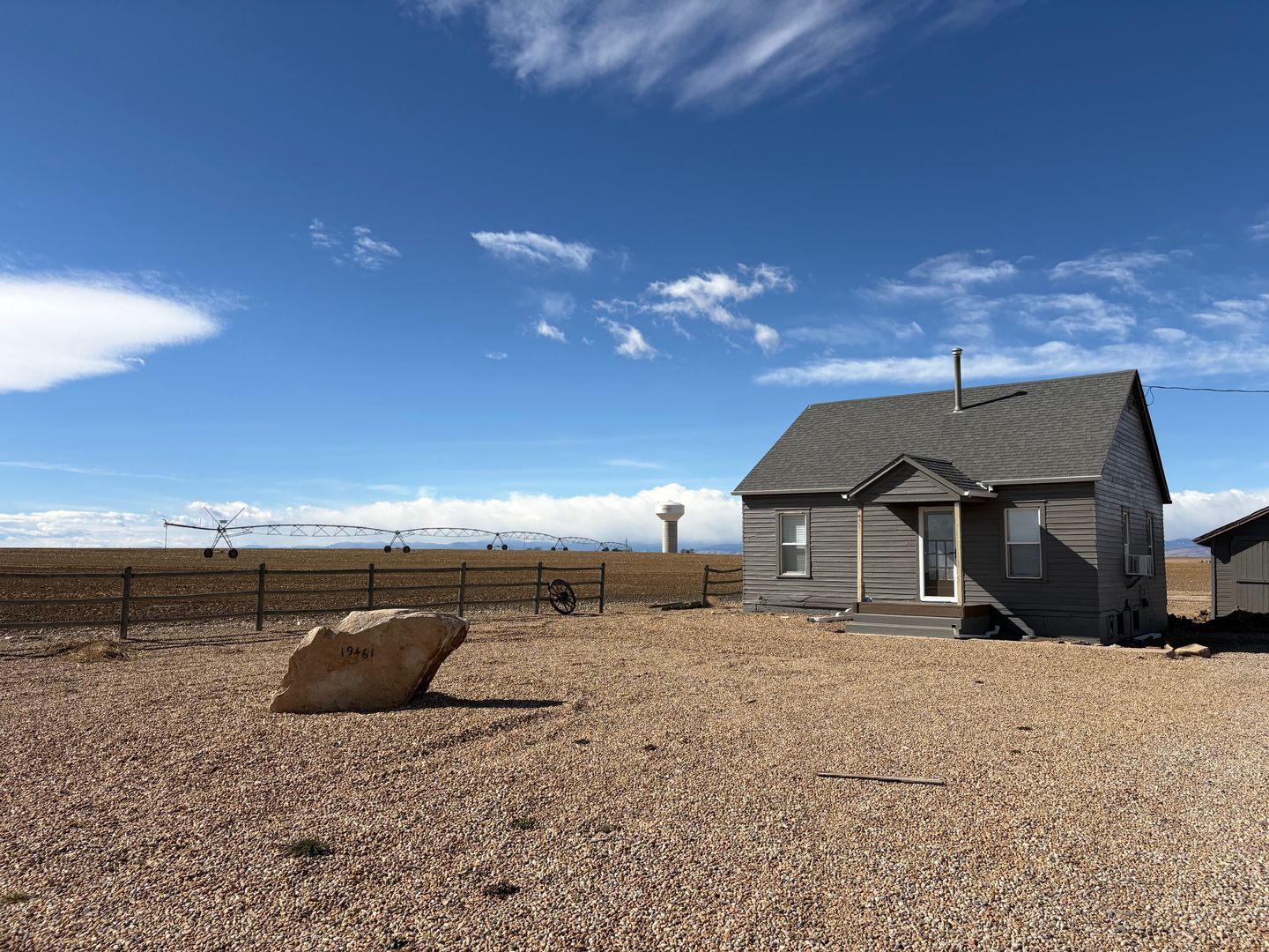 Johnstown House: 19461 County Road 17