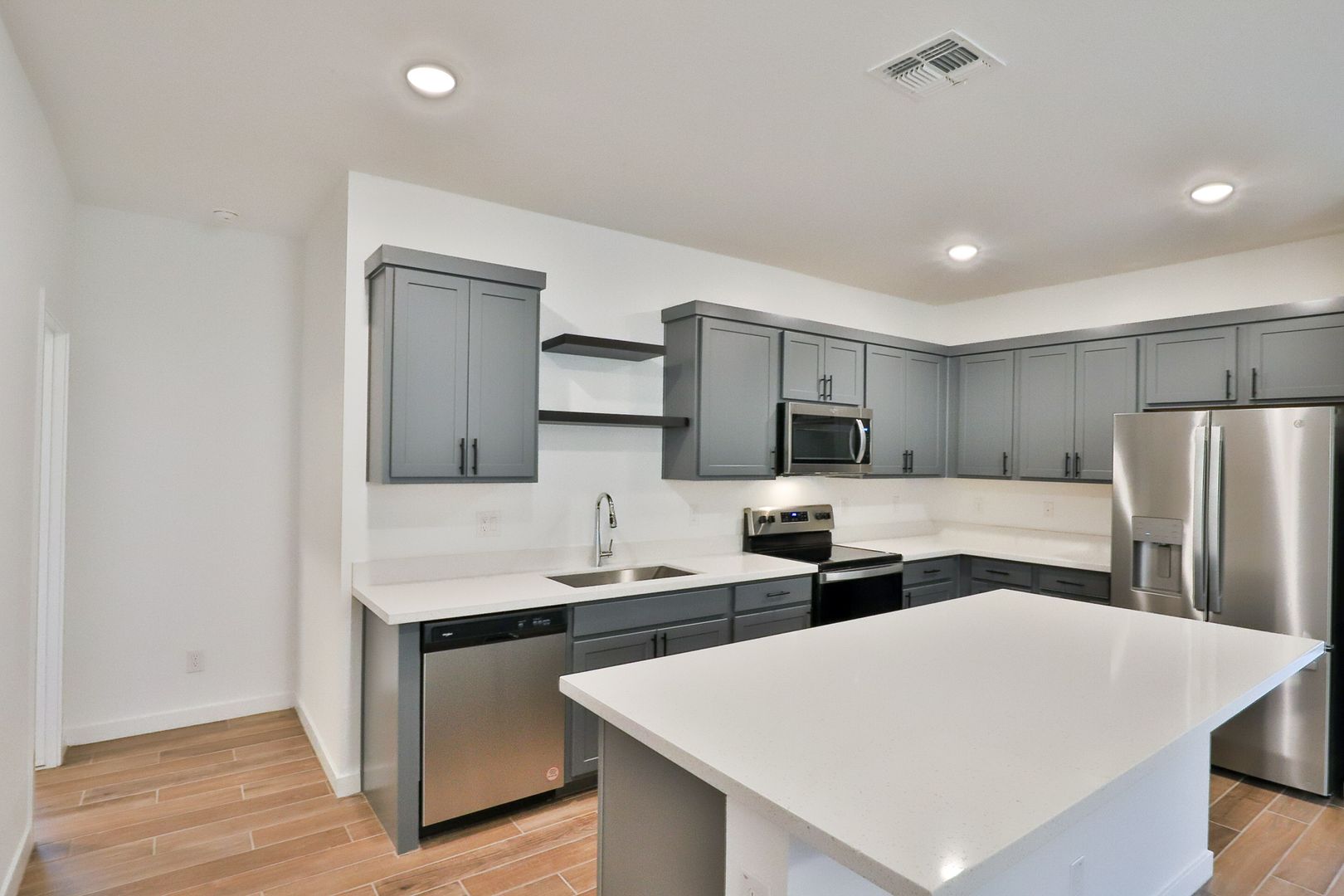 Waddell House: 16886 W Diana Avenue
