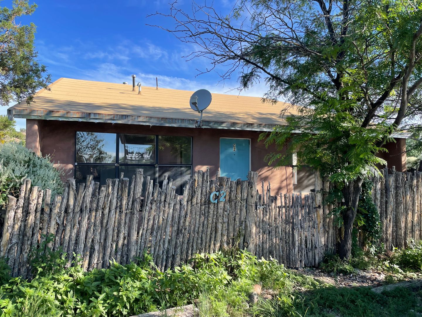 Santa Fe Apartment: 2210 W. Alameda