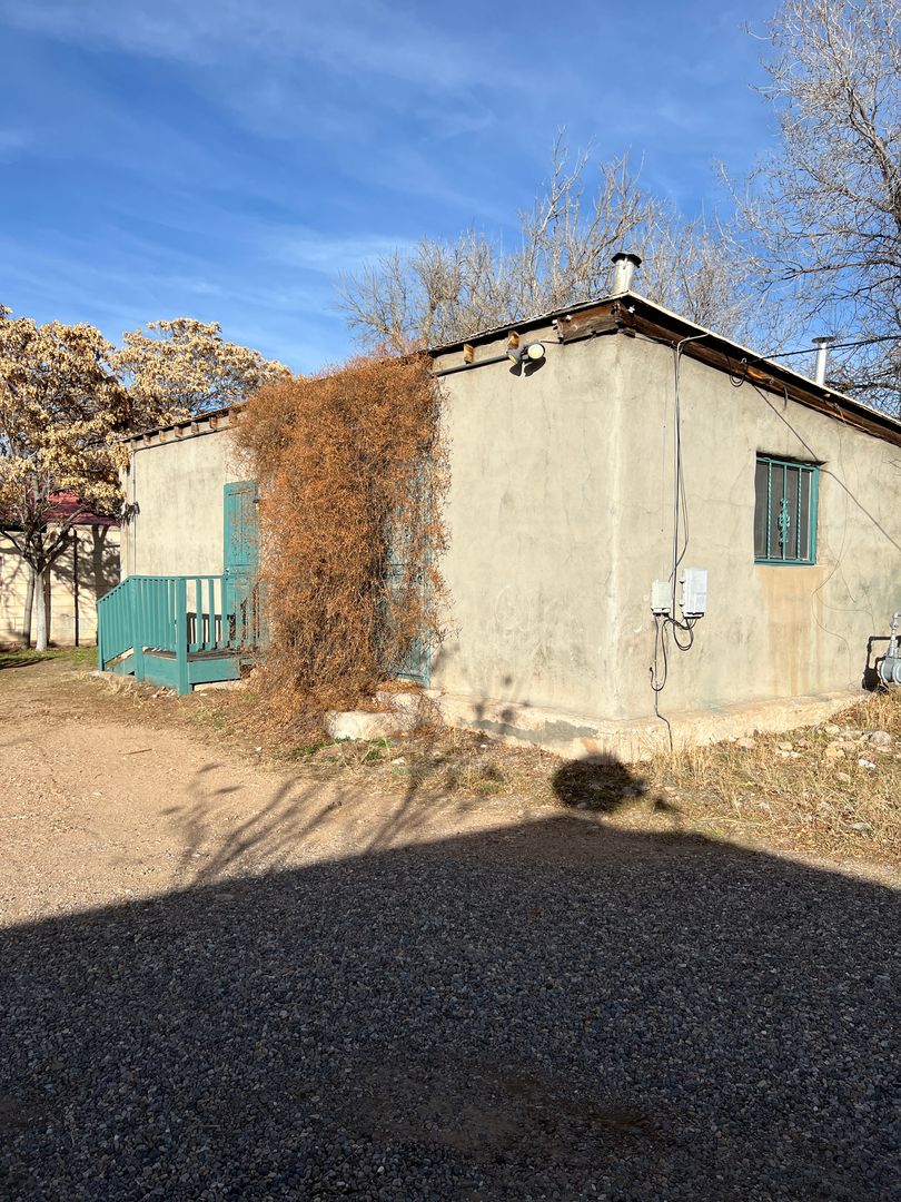 Santa Fe Apartment: 739 Dunlap St.