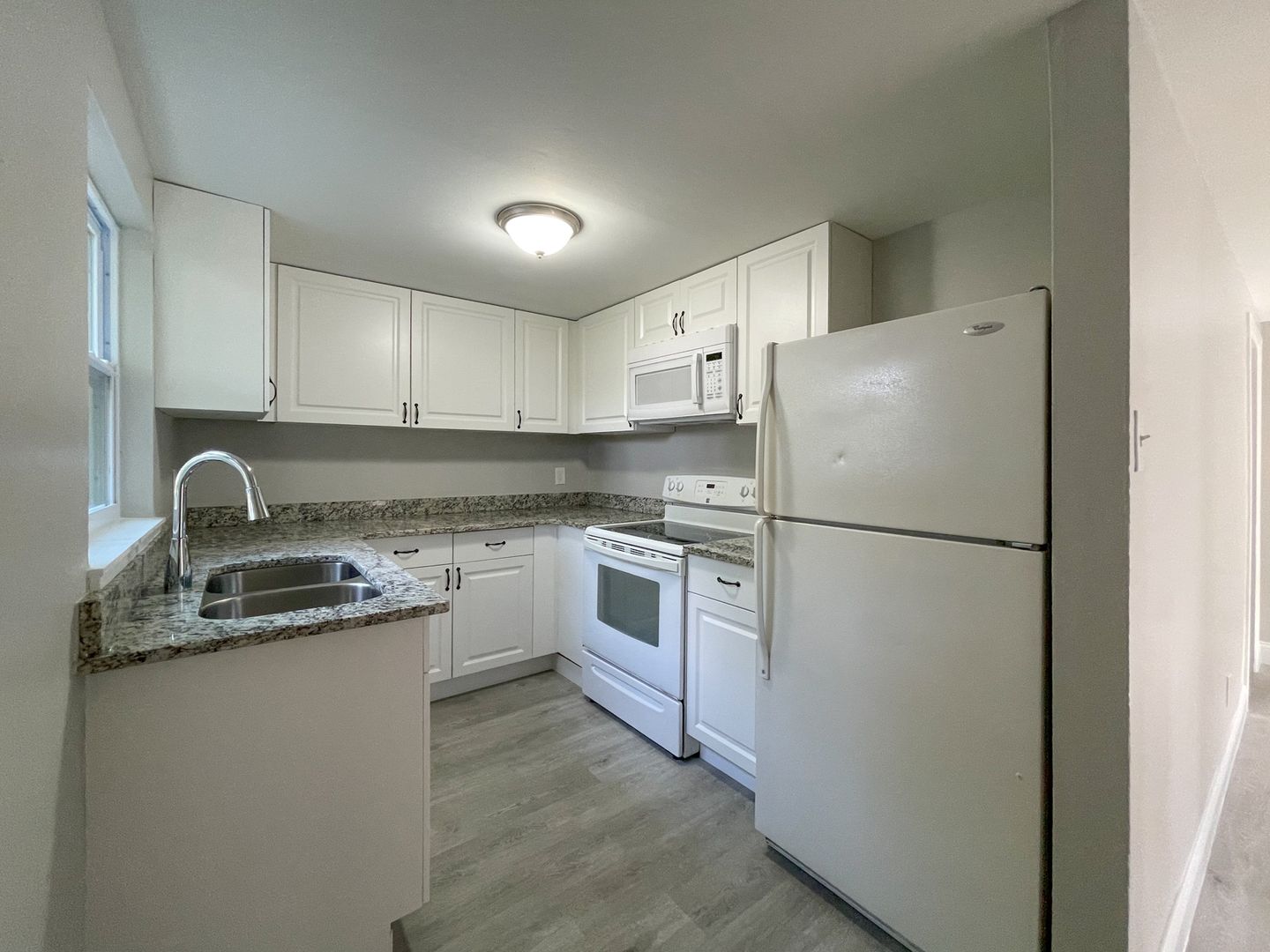 Tampa Apartment: 2704 E Columbus Dr.