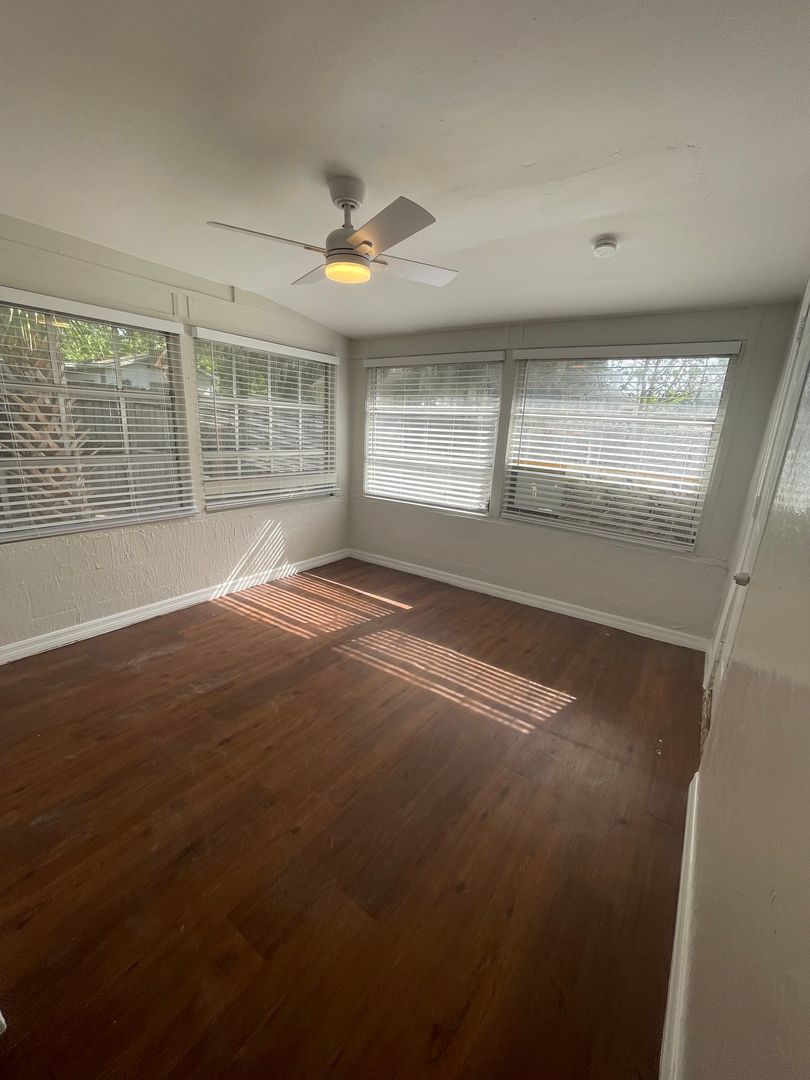 Port Richey House: 7730 Washington St