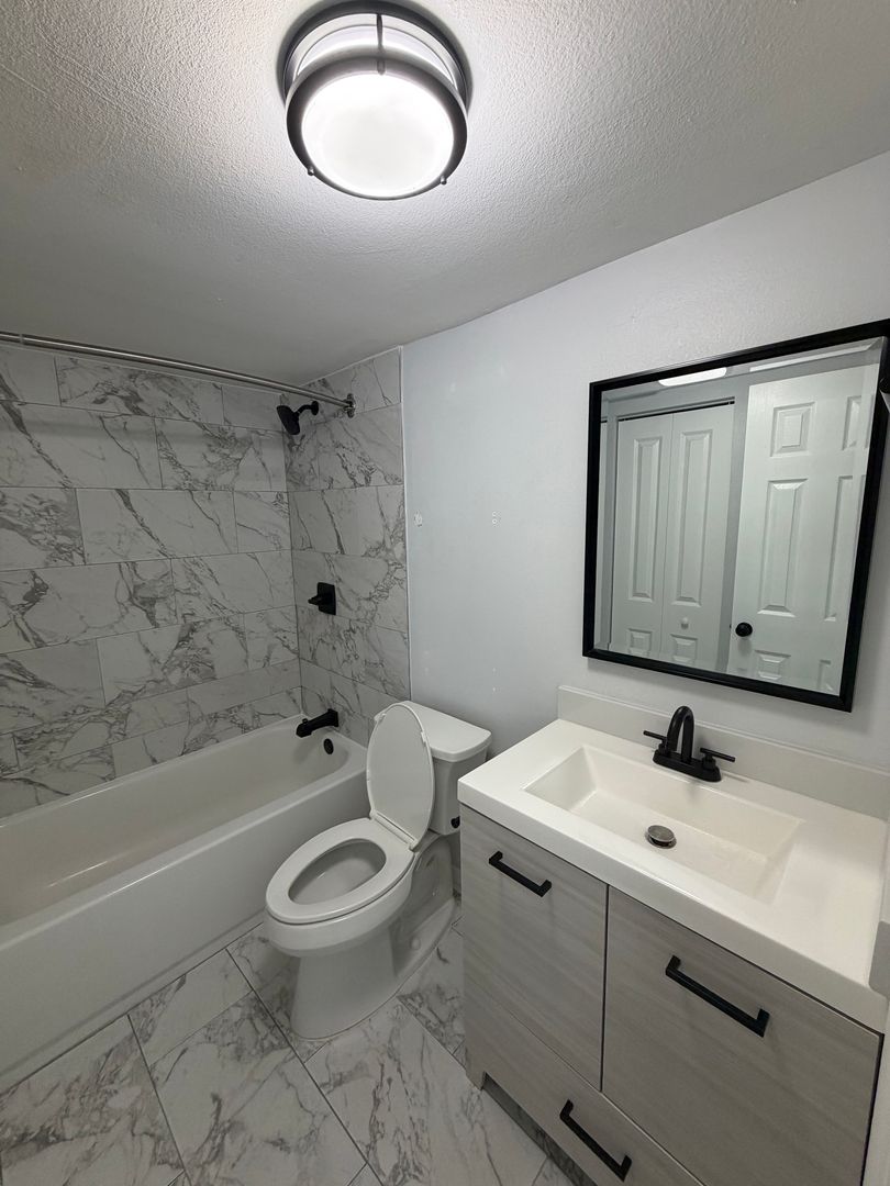 Tampa Apartment: 3712 W Cass St