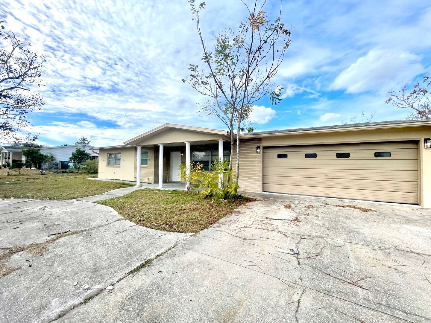 Beverly Hills House: 102 S. Jefferson St.