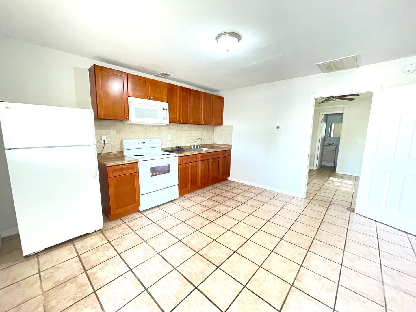 Tampa Apartment: 2610 Durham St