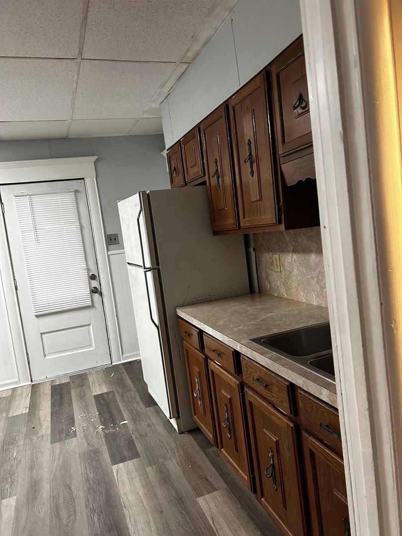 Simpson Apartment: 418 Main Street