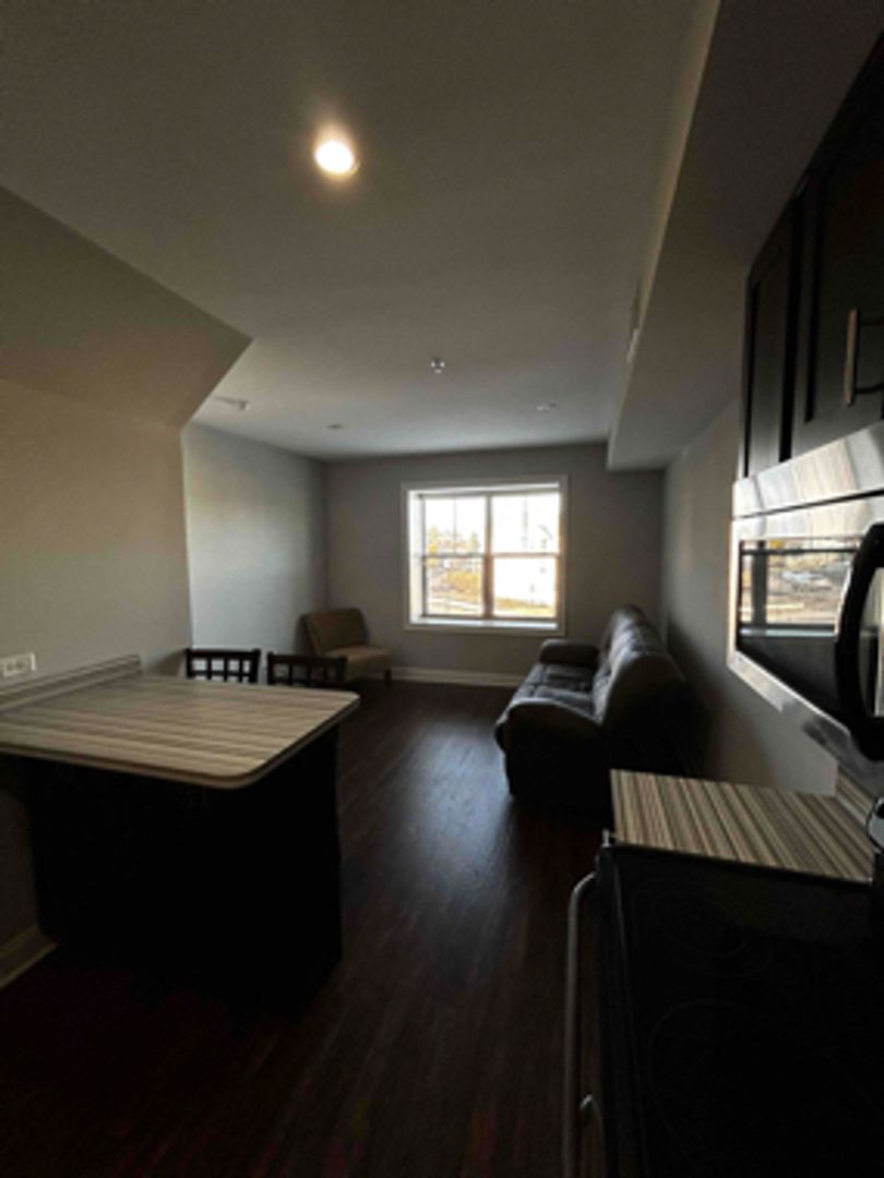 Scranton Apartment: 970 Ridge Avenue