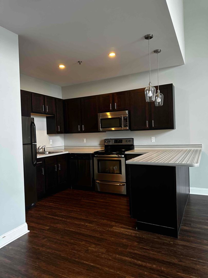 Scranton Apartment: 970 Ridge Avenue