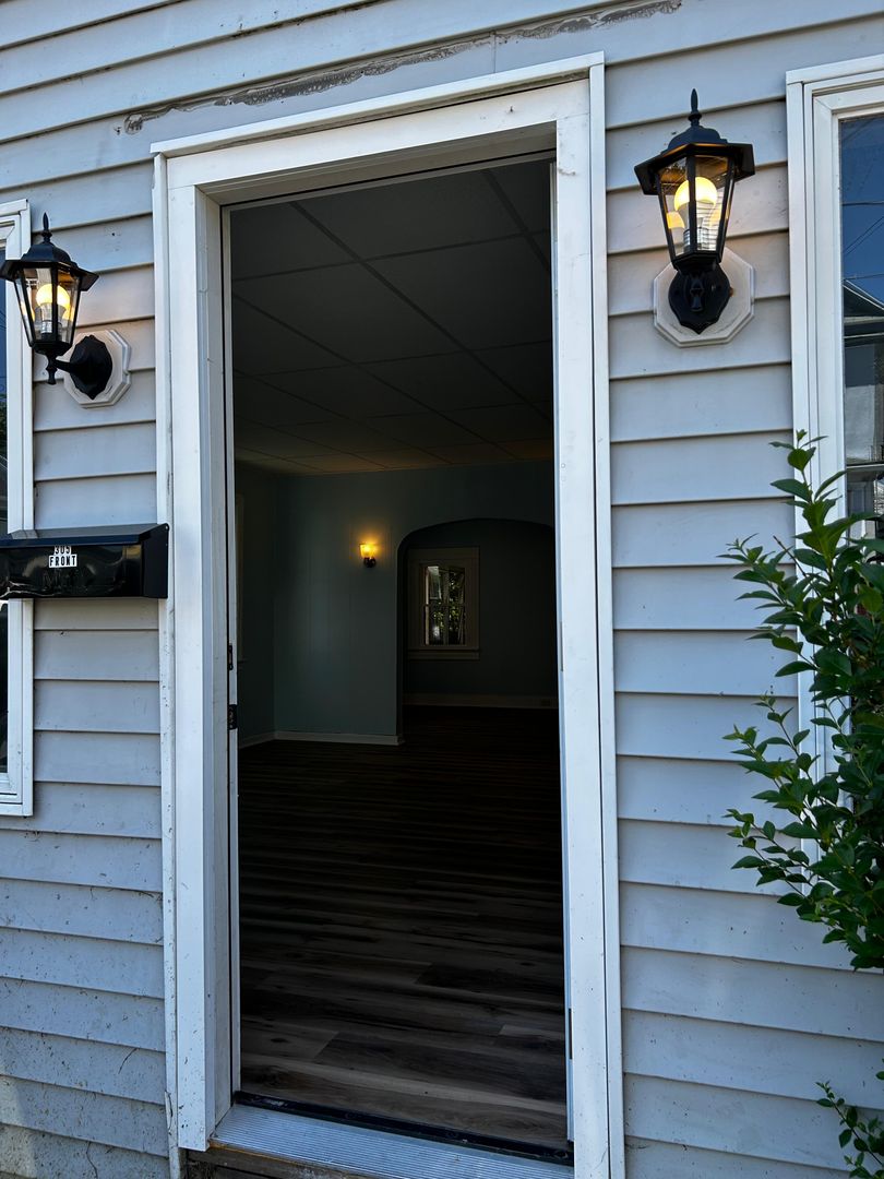 Olyphant Apartment: 305 Jackson Street