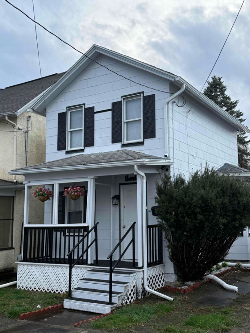 Scranton House: 148 S Van Buren Avenue