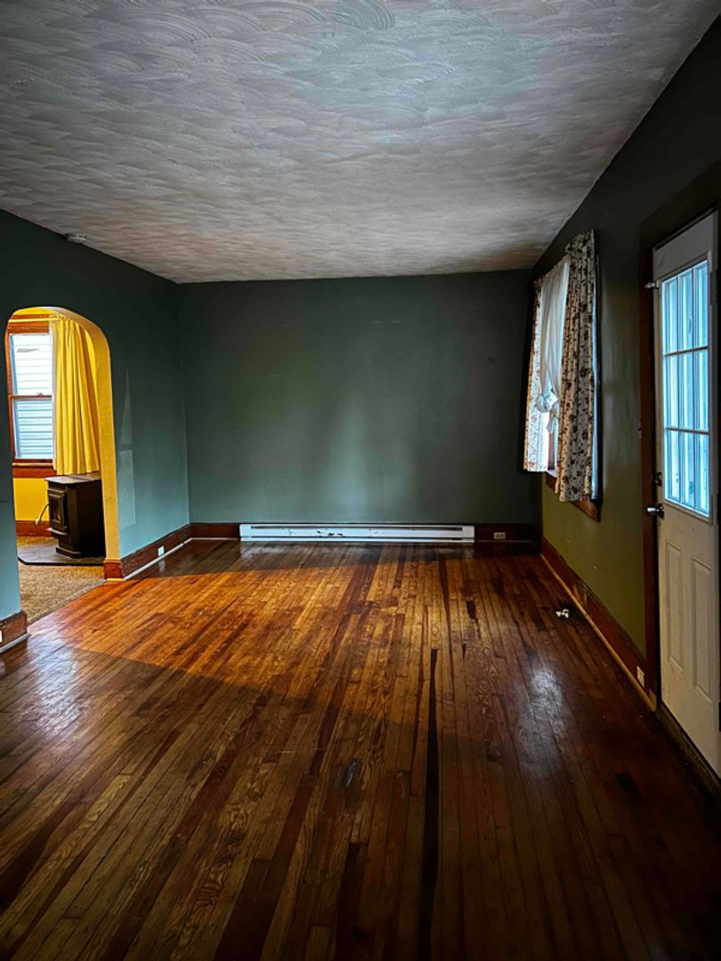 Scranton Apartment: 2649 Olyphant Avenue