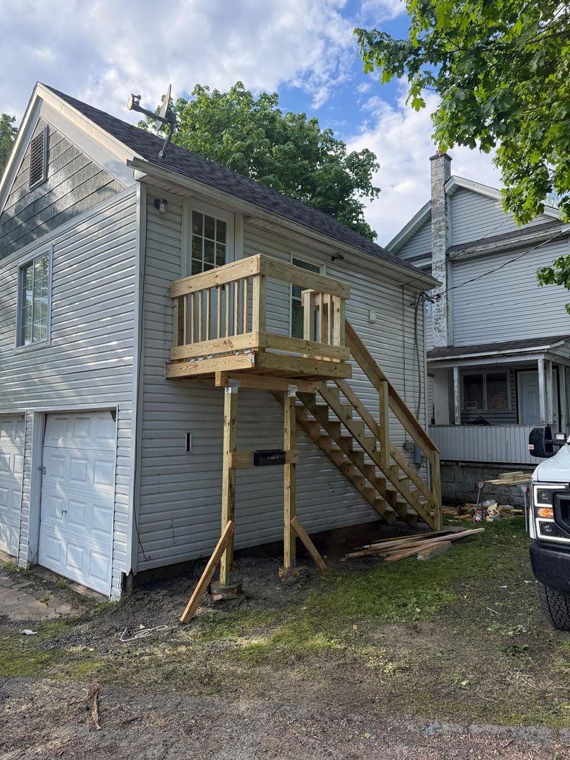 Carbondale House: 22 Sage Court