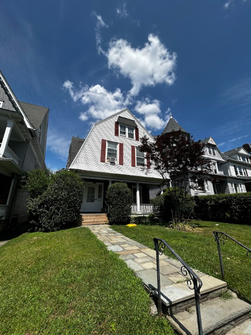 Scranton Apartment: 217 Arthur Avenue