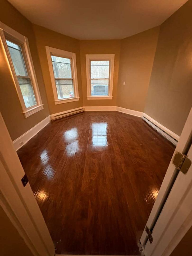 Simpson Apartment: 554 Main Street