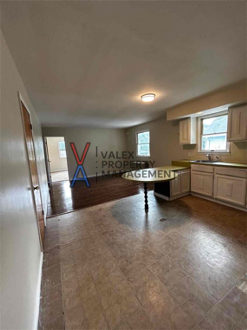 Mayfield Apartment: 417 Main Street