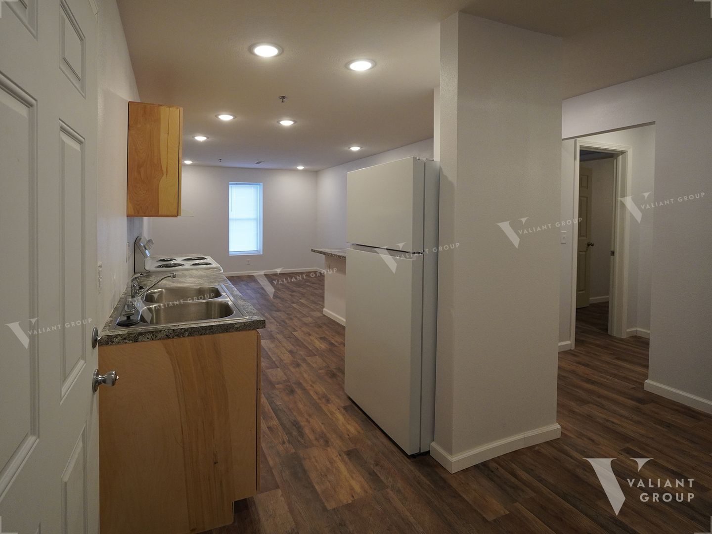 Springfield Apartment: 2420 East Blaine Street