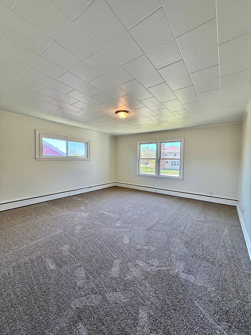 Valley City Apartment: 824 2nd Ave NW