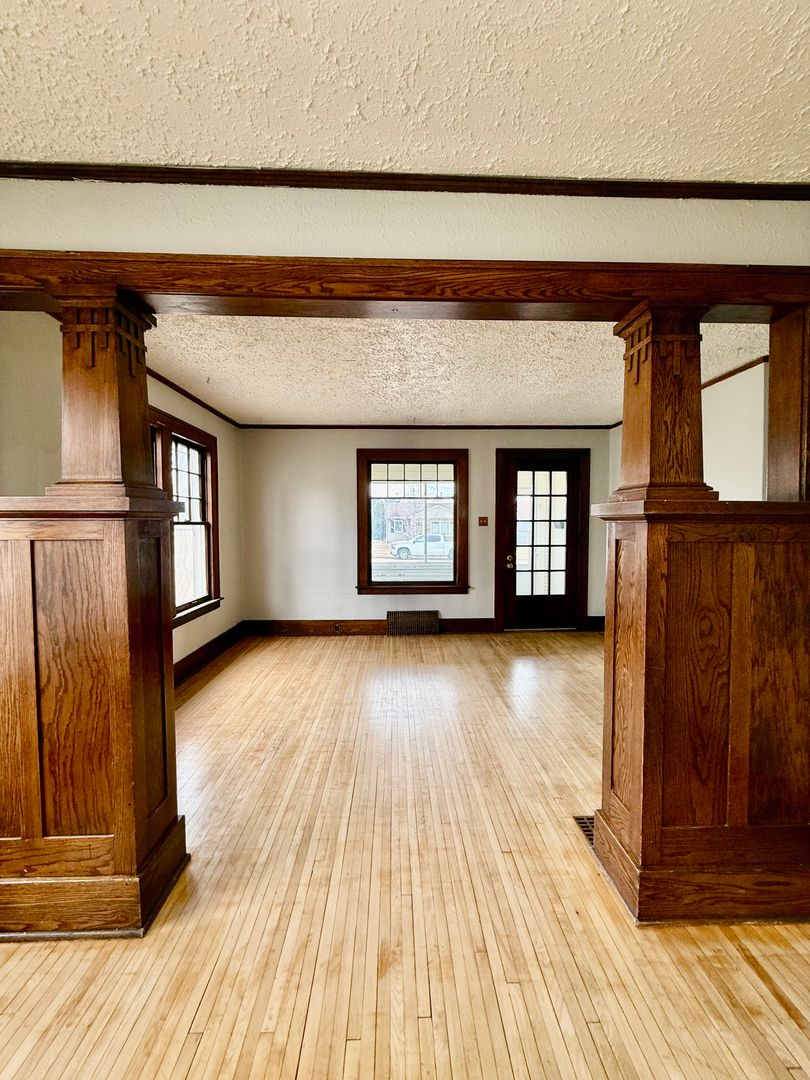 Valley City Apartment: 845-847 2nd Ave NW