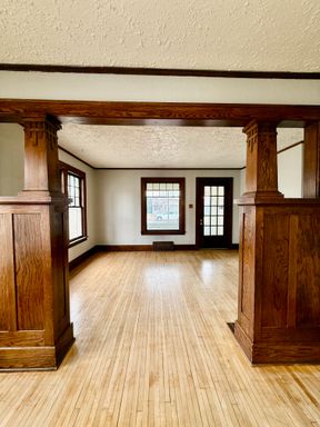 Charming 2 Bedroom / 1 Bath Townhouse with Character