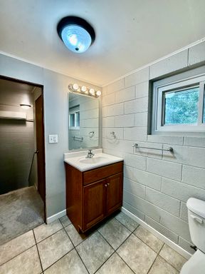1100 8th Ave NW, 711, Valley City, ND 58072