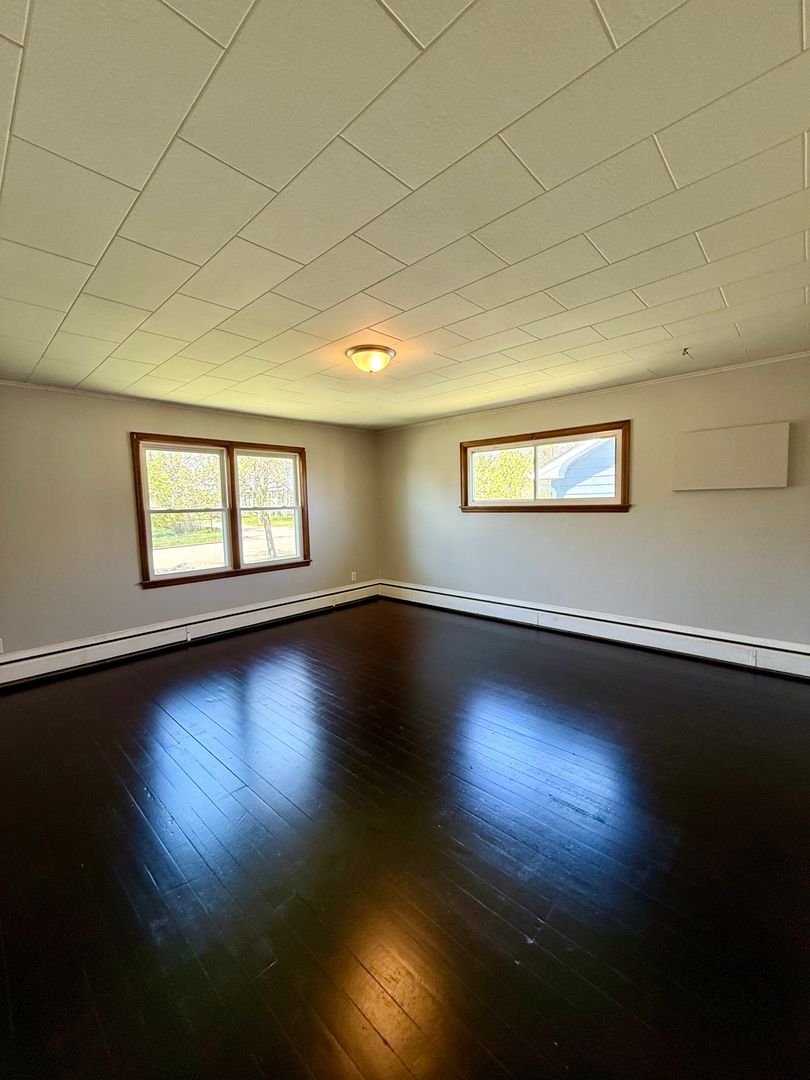 Valley City Apartment: 824 2nd Ave NW