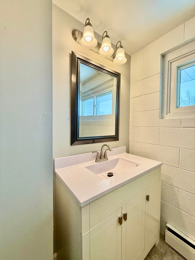 Valley City Apartment: 1100 8th Ave NW