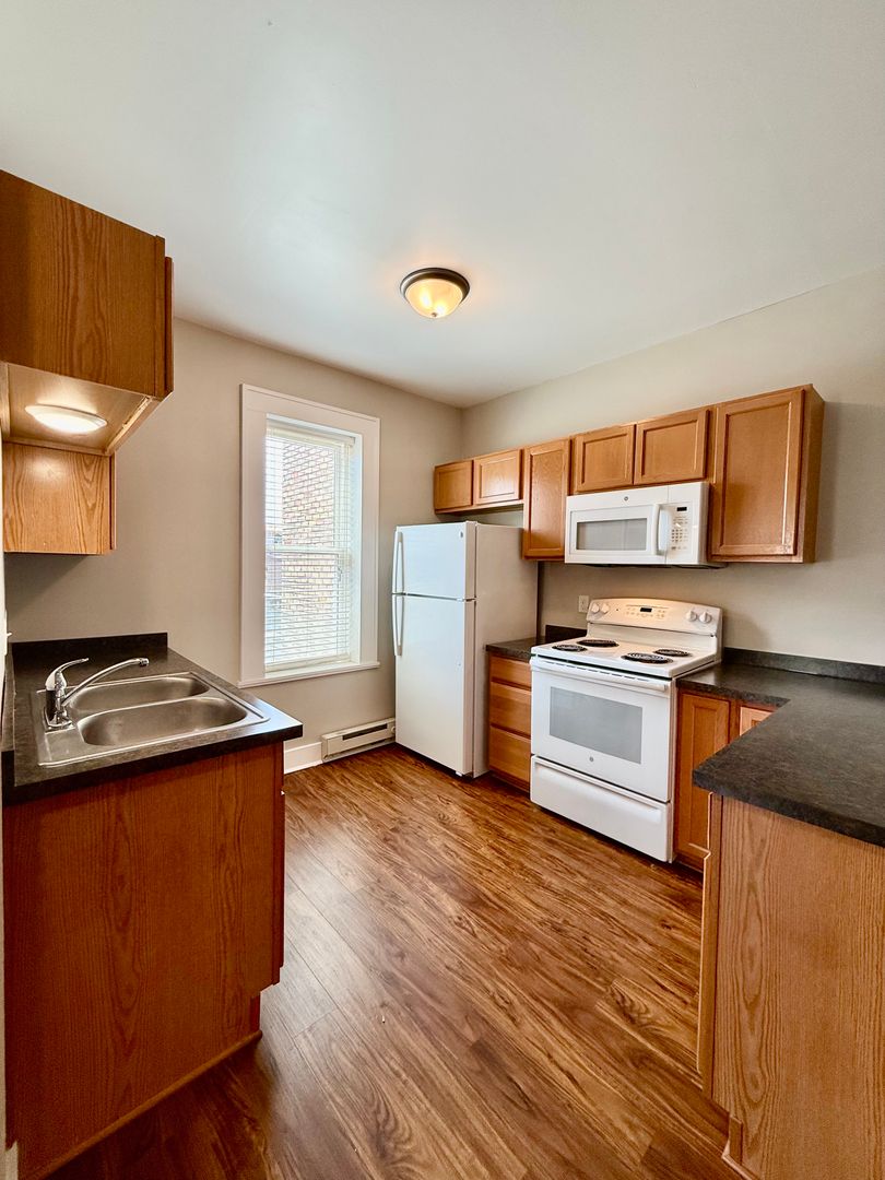 Valley City Apartment: 139 3rd St NW
