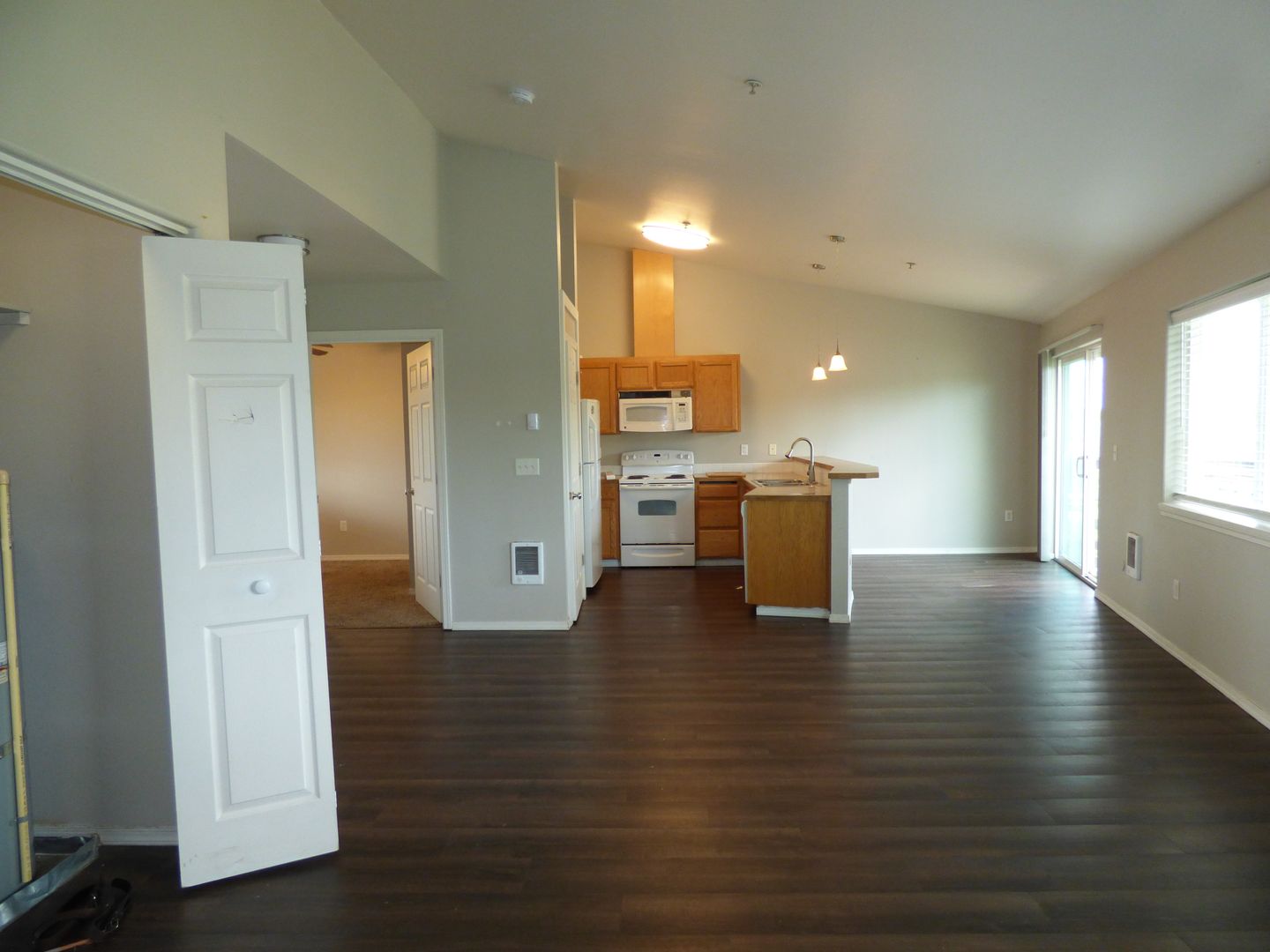 Salem Apartment: 1150 12th St NE