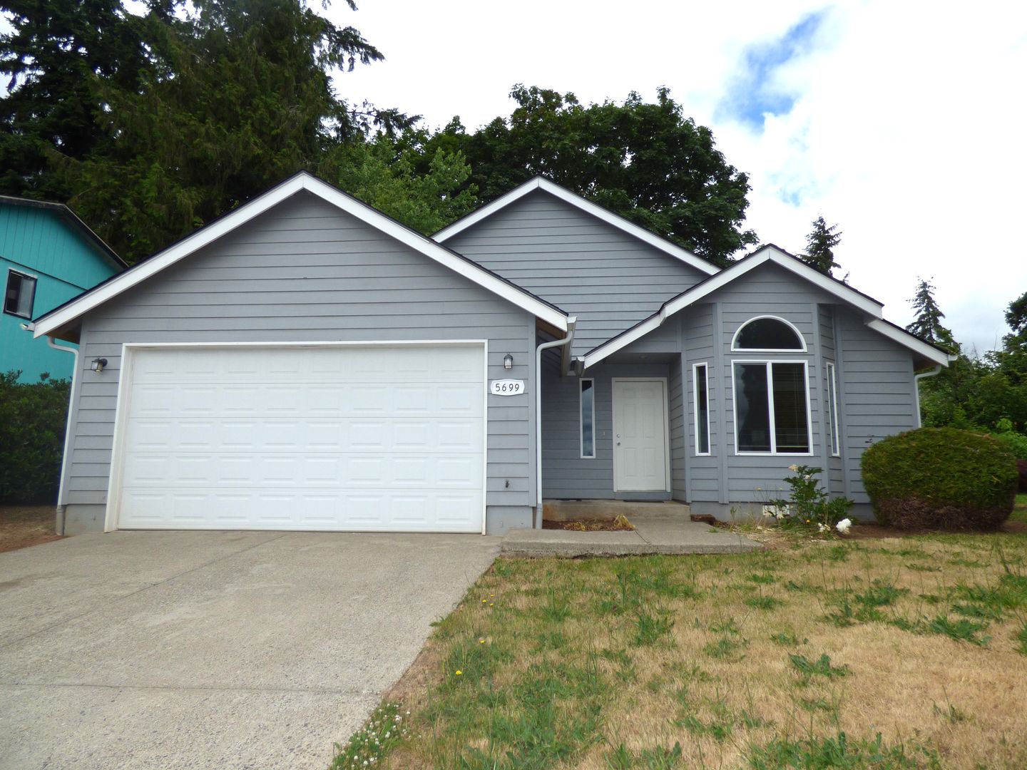 Salem House: 5699 Waln Creek Ct S