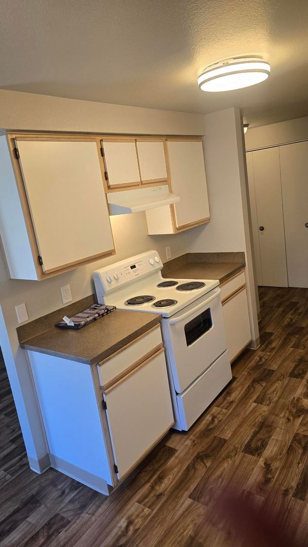 Salem Apartment: 3684 Fisher Rd NE