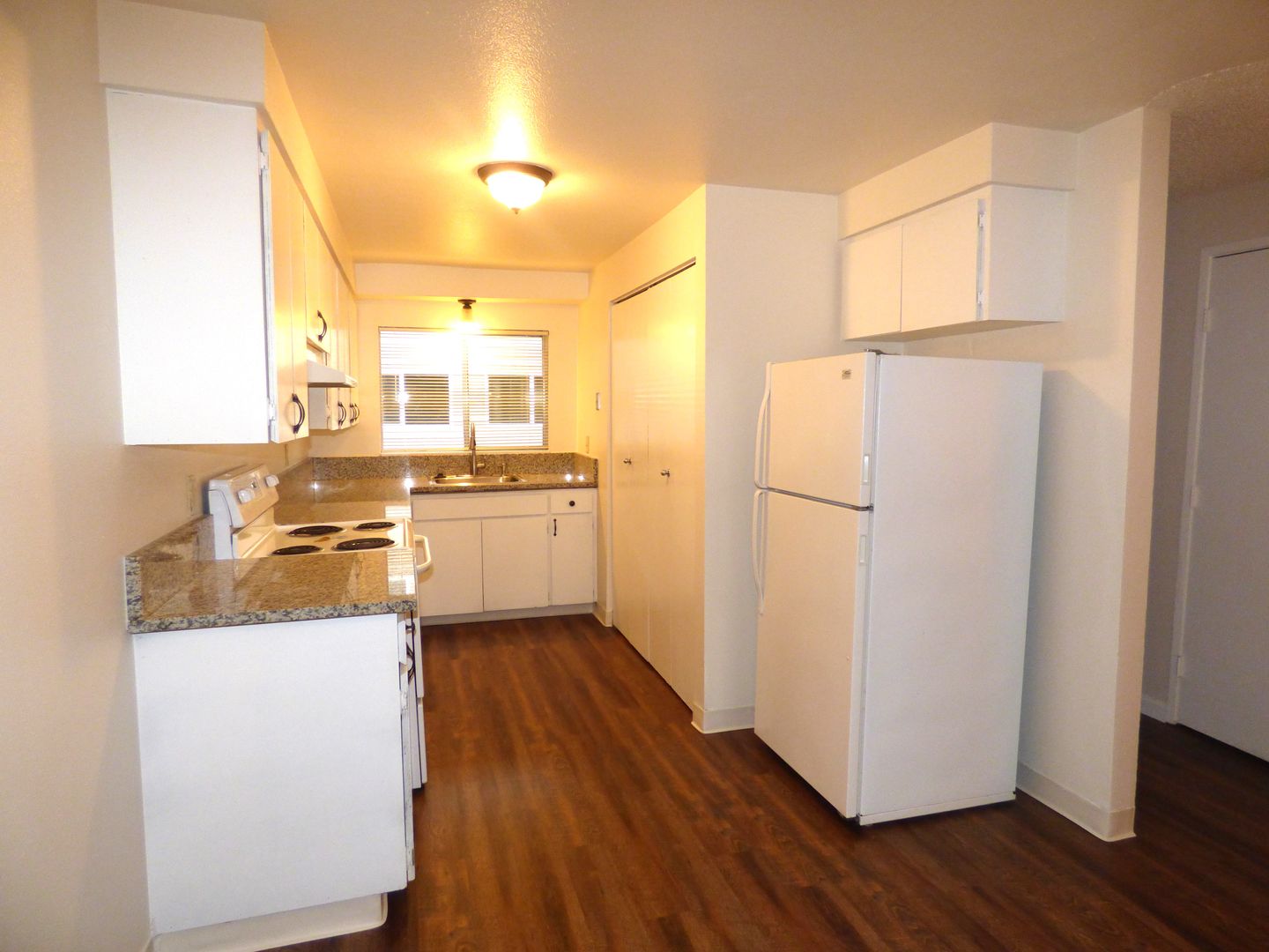 Keizer Apartment: 4024 Arleta Ave NE