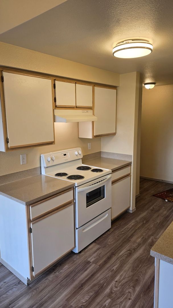 Salem Apartment: 3684 Fisher Rd NE