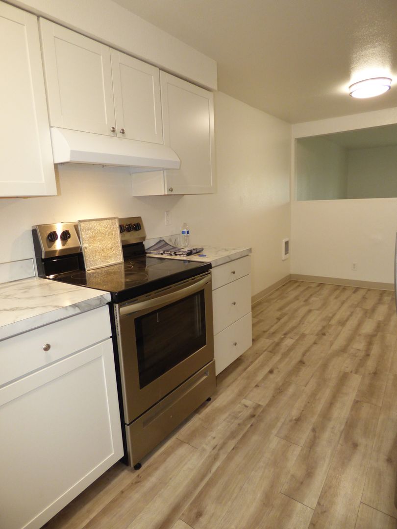 Salem Apartment: 4116 Lancaster Dr NE