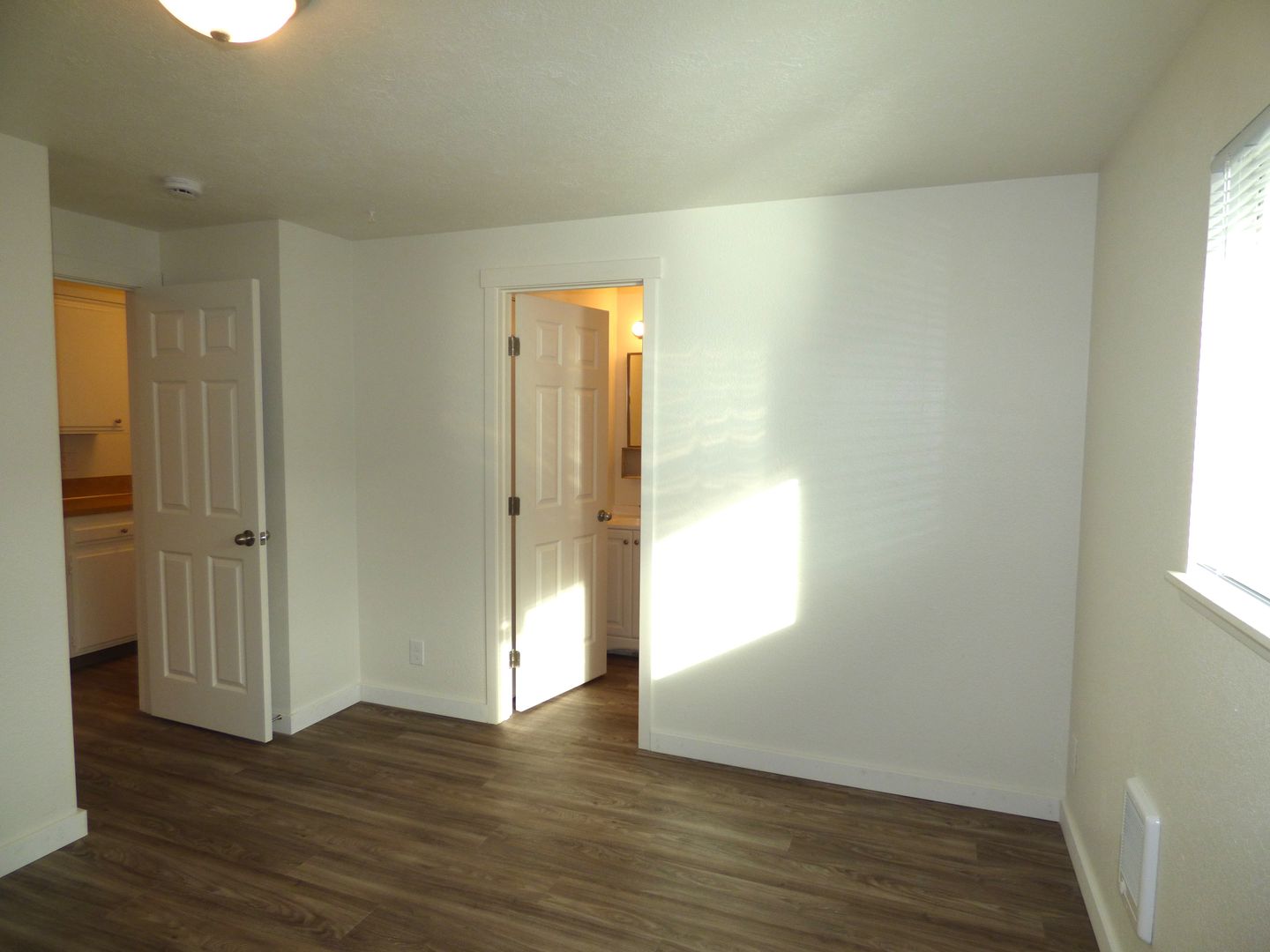 Salem Apartment: 3522-3586 Anita Dr NE/3502-3575 Manor Dr NE