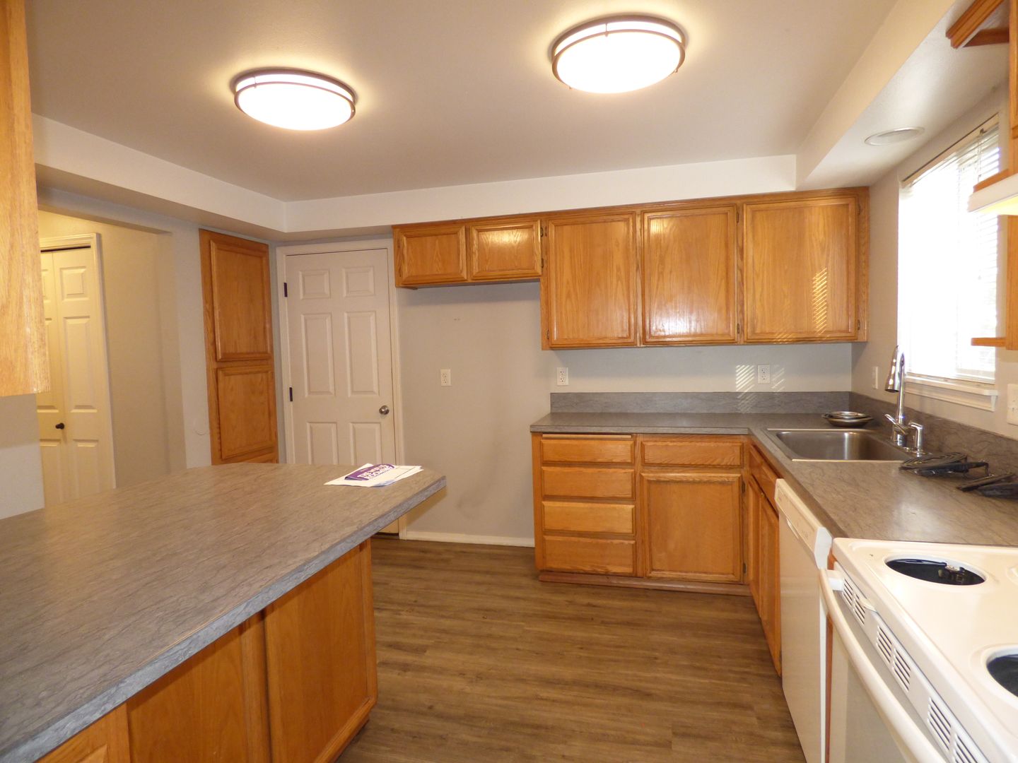 Salem House: 4250 Terraza Ct NE