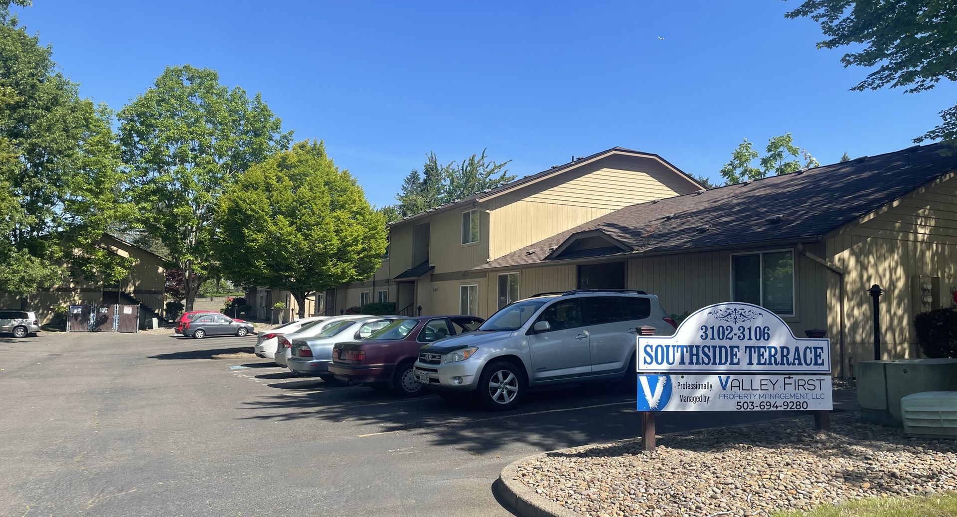 Salem Apartment: 3106 Bluff Ave SE #20