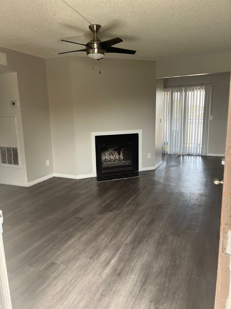 Phoenix Apartment: 17609 N. 19th Ave.