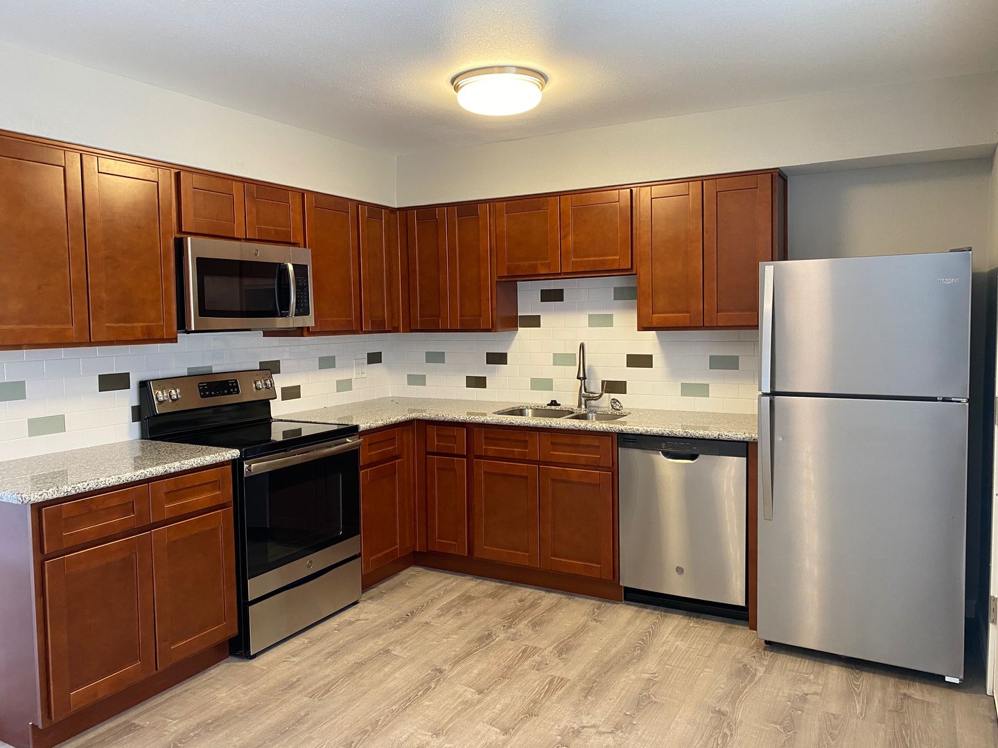 Phoenix Apartment: 3221 N 36th St
