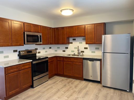 MOVE IN ANYDAY IN AUGUST AND RECEIVE 2 MONTHS RENT FREE ON A 14 MONTH LEASE! – photo 1